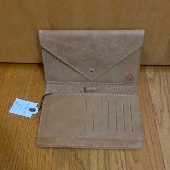 Hearth & Hand With Magnolia Leather Wallet Tan NWT - Picture 6 of 11